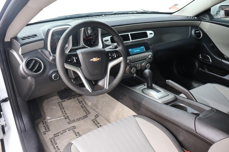 Chevrolet Camaro Vehicle Full-screen Gallery Image 16