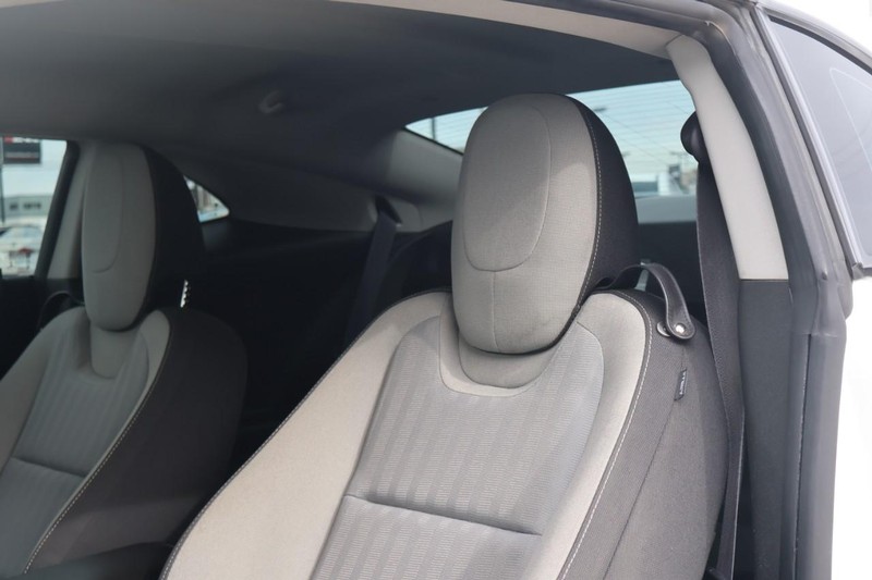 Chevrolet Camaro Vehicle Full-screen Gallery Image 18