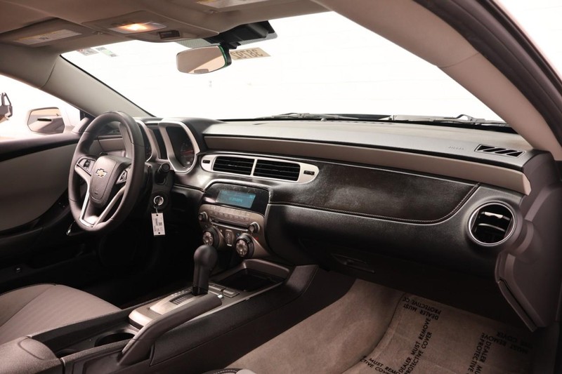 Chevrolet Camaro Vehicle Full-screen Gallery Image 19