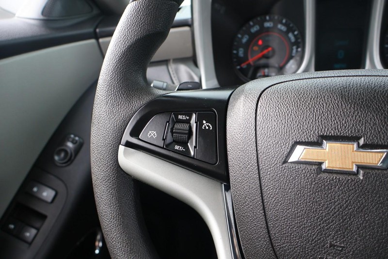 Chevrolet Camaro Vehicle Full-screen Gallery Image 23