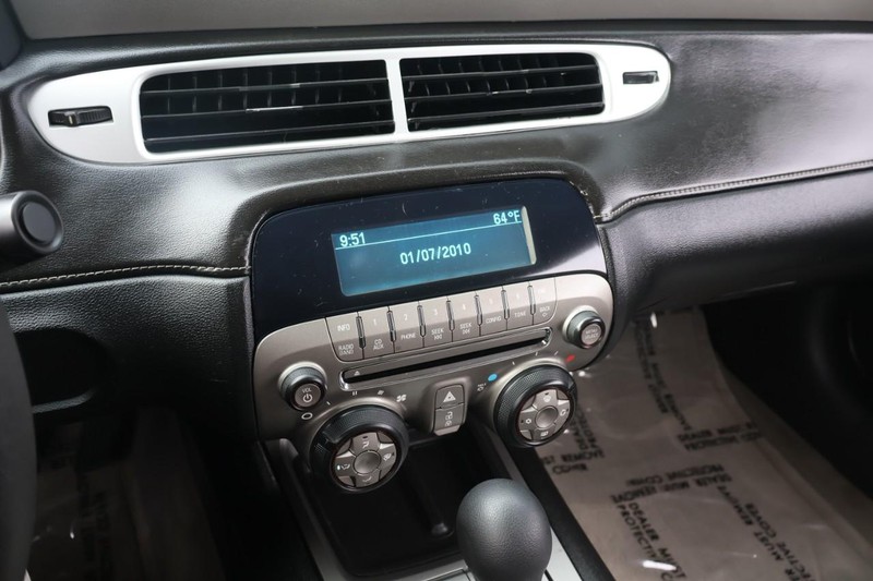 Chevrolet Camaro Vehicle Full-screen Gallery Image 25