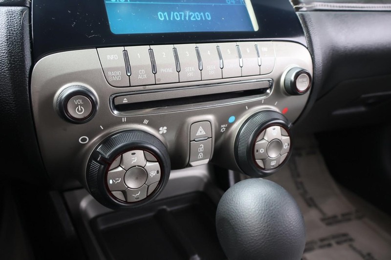 Chevrolet Camaro Vehicle Full-screen Gallery Image 26