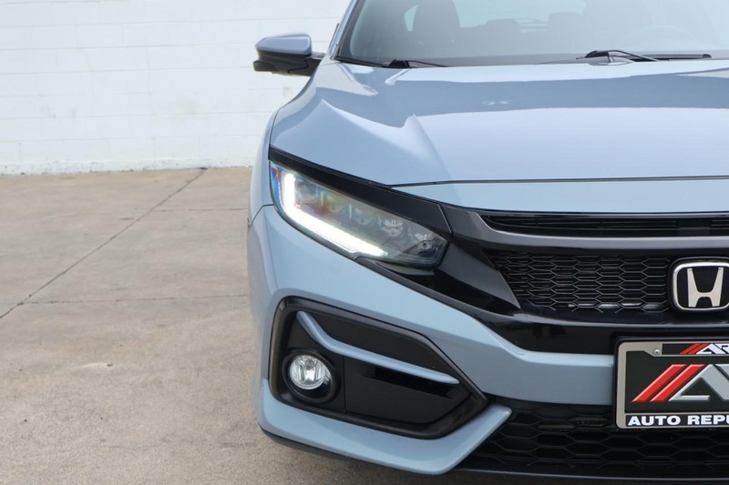 Honda Civic Hatchback Vehicle Full-screen Gallery Image 03