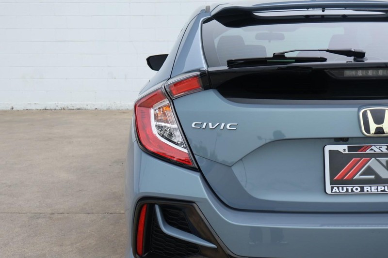 Honda Civic Hatchback Vehicle Full-screen Gallery Image 07