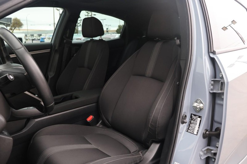 Honda Civic Hatchback Vehicle Full-screen Gallery Image 18