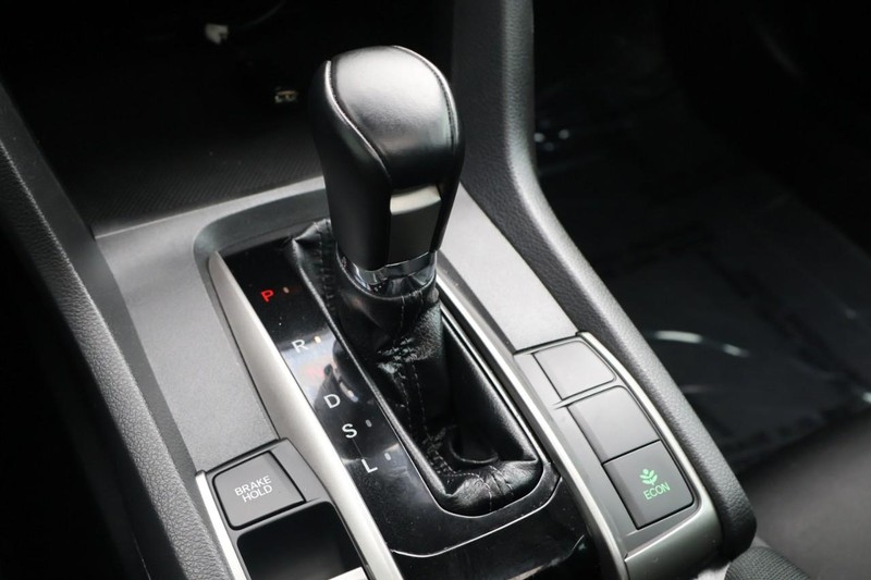 Honda Civic Hatchback Vehicle Full-screen Gallery Image 32