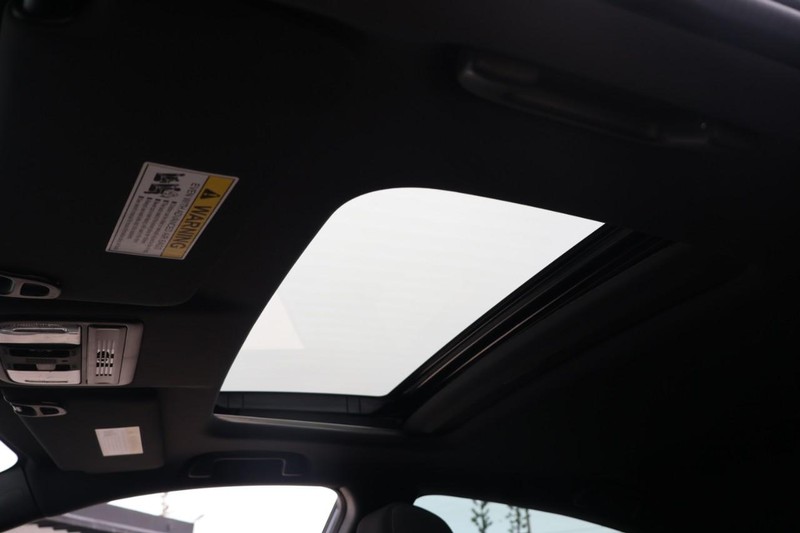 Honda Civic Hatchback Vehicle Full-screen Gallery Image 35