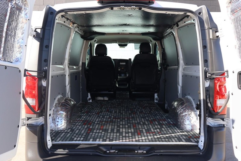 Mercedes-Benz Metris Cargo Van Vehicle Full-screen Gallery Image 09