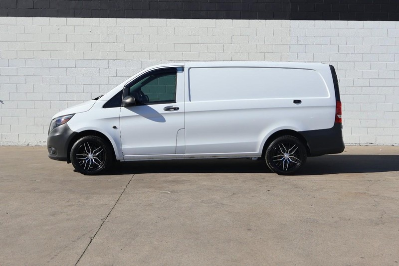 Mercedes-Benz Metris Cargo Van Vehicle Full-screen Gallery Image 11