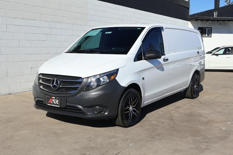 Mercedes-Benz Metris Cargo Van Vehicle Full-screen Gallery Image 12