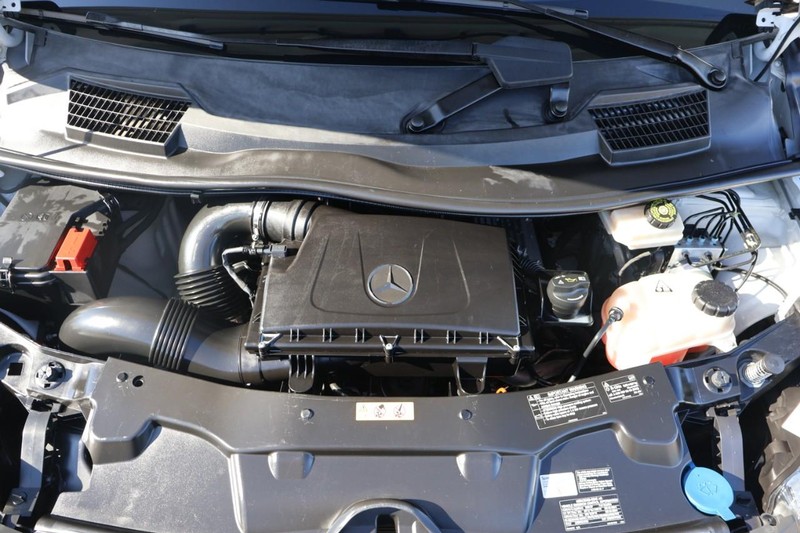 Mercedes-Benz Metris Cargo Van Vehicle Full-screen Gallery Image 13