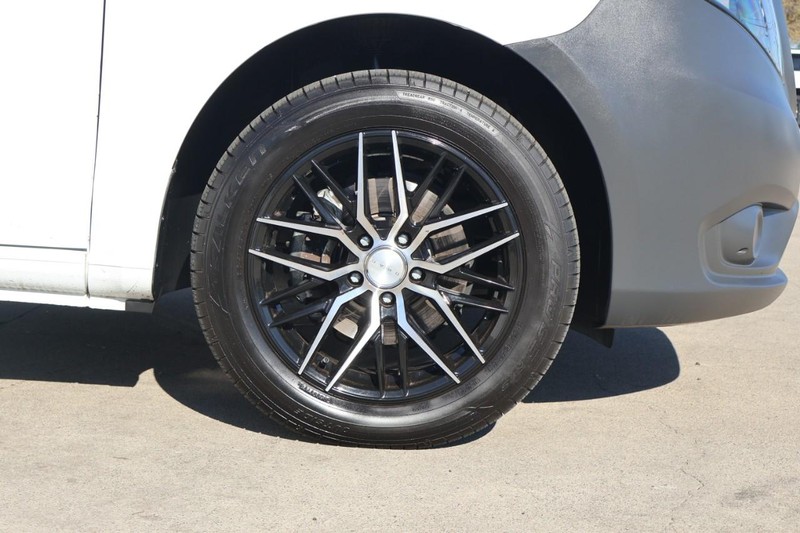 Mercedes-Benz Metris Cargo Van Vehicle Full-screen Gallery Image 14