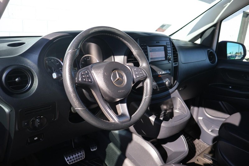 Mercedes-Benz Metris Cargo Van Vehicle Full-screen Gallery Image 17