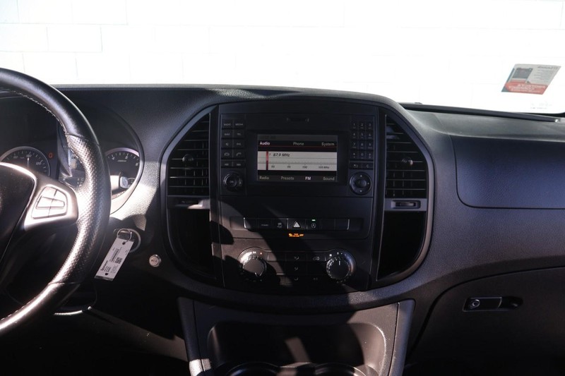 Mercedes-Benz Metris Cargo Van Vehicle Full-screen Gallery Image 27