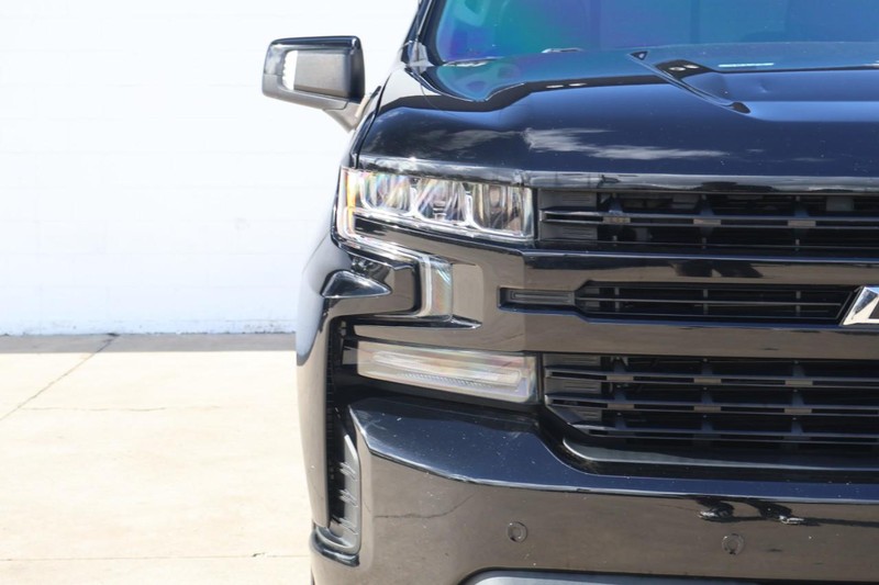 Chevrolet Silverado 1500 Vehicle Full-screen Gallery Image 03