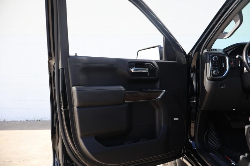 Chevrolet Silverado 1500 Vehicle Full-screen Gallery Image 14