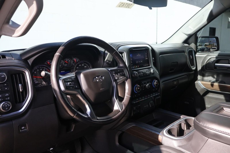 Chevrolet Silverado 1500 Vehicle Full-screen Gallery Image 16