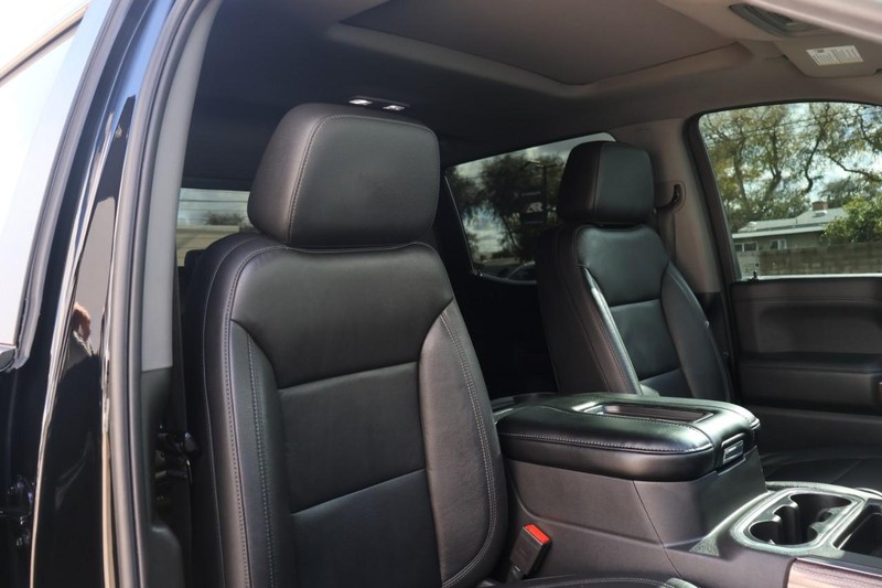 Chevrolet Silverado 1500 Vehicle Full-screen Gallery Image 22