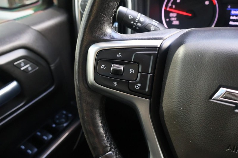 Chevrolet Silverado 1500 Vehicle Full-screen Gallery Image 27