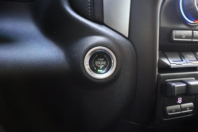 Chevrolet Silverado 1500 Vehicle Full-screen Gallery Image 29