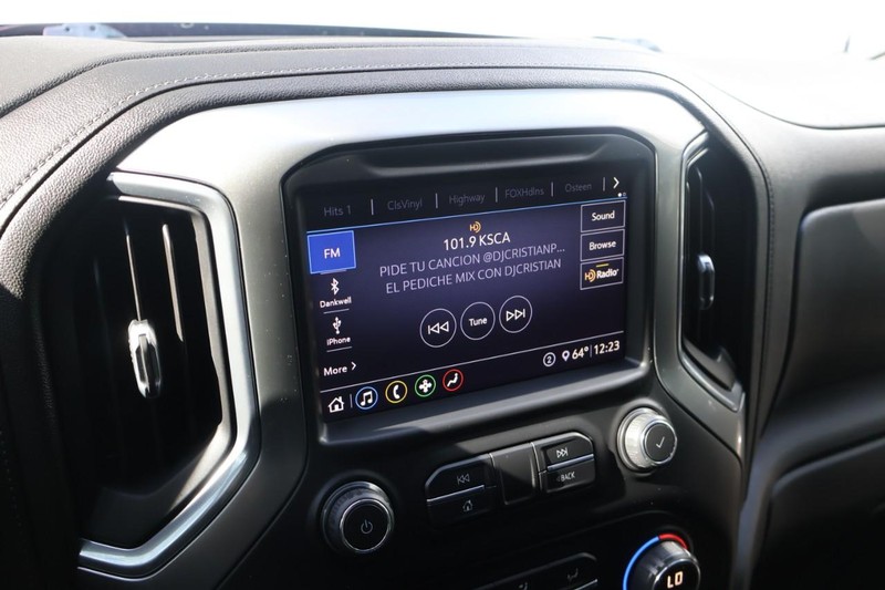 Chevrolet Silverado 1500 Vehicle Full-screen Gallery Image 31