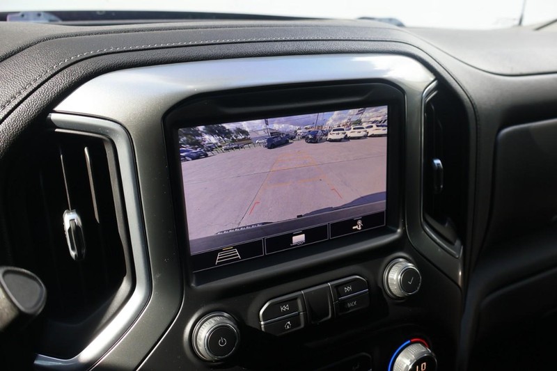 Chevrolet Silverado 1500 Vehicle Full-screen Gallery Image 32