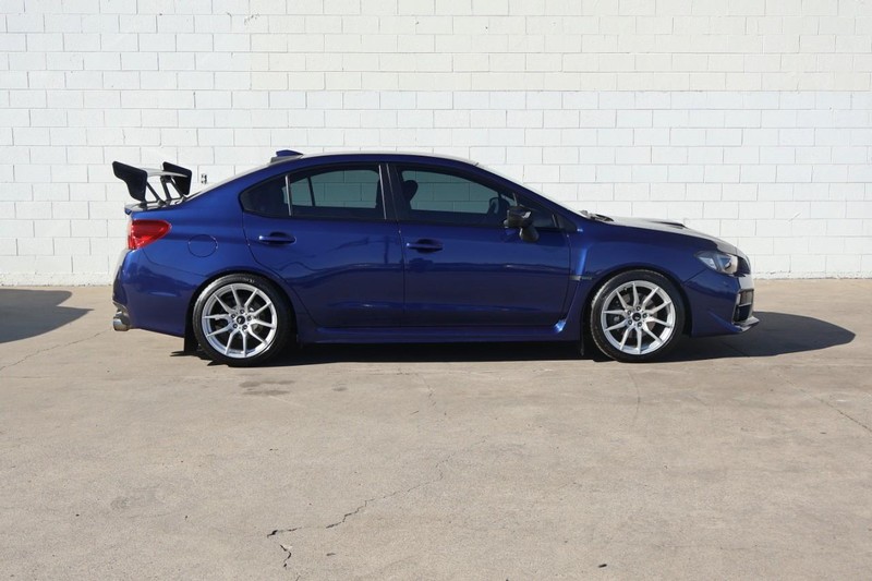 Subaru WRX Vehicle Full-screen Gallery Image 04