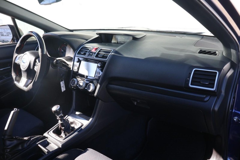 Subaru WRX Vehicle Full-screen Gallery Image 19