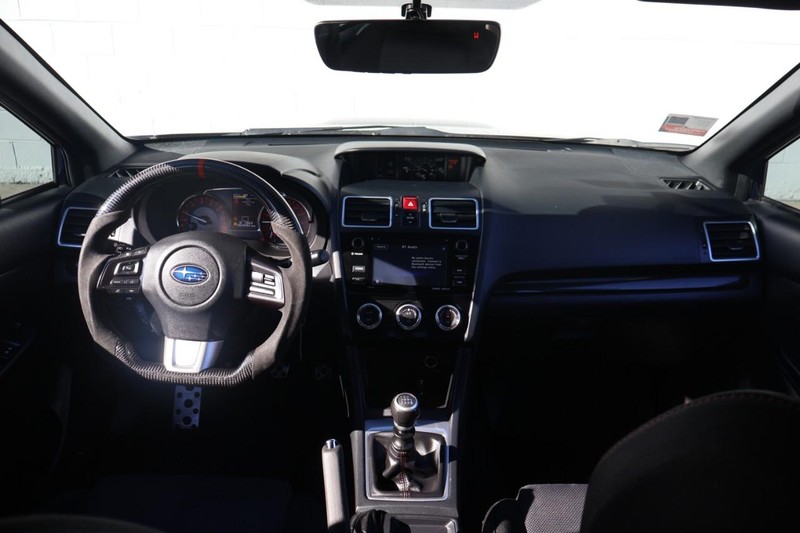 Subaru WRX Vehicle Full-screen Gallery Image 22