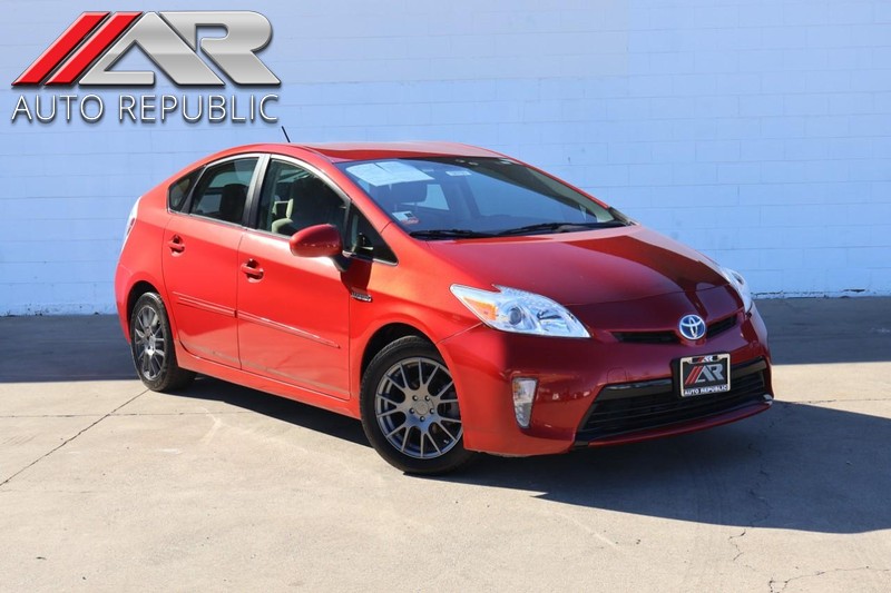 Toyota Prius Vehicle Full-screen Gallery Image 01