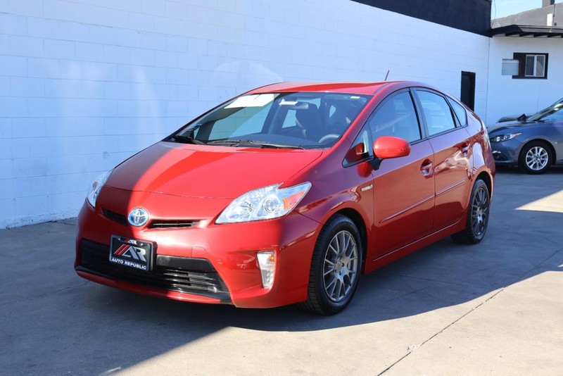 Toyota Prius Vehicle Full-screen Gallery Image 11