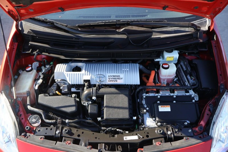 Toyota Prius Vehicle Full-screen Gallery Image 12