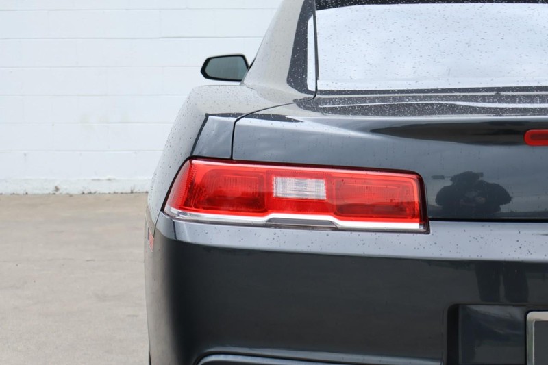 Chevrolet Camaro Vehicle Full-screen Gallery Image 07