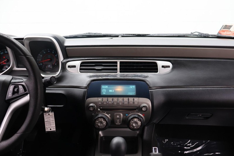 Chevrolet Camaro Vehicle Full-screen Gallery Image 27