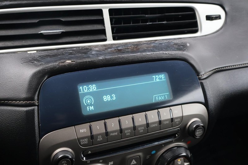 Chevrolet Camaro Vehicle Full-screen Gallery Image 28