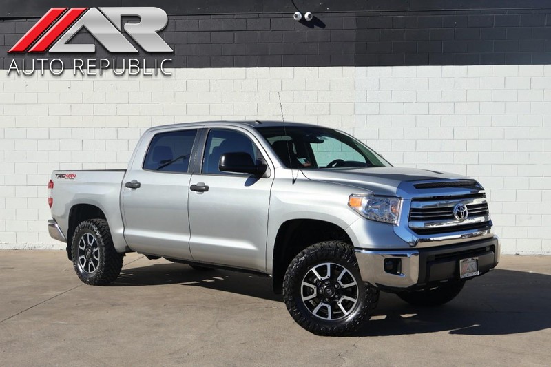 Toyota Tundra 4WD Vehicle Full-screen Gallery Image 01