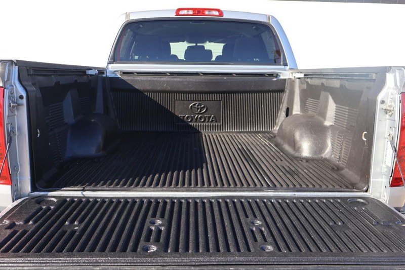 Toyota Tundra 4WD Vehicle Full-screen Gallery Image 08