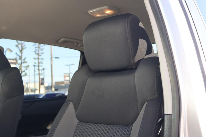 Toyota Tundra 4WD Vehicle Full-screen Gallery Image 18