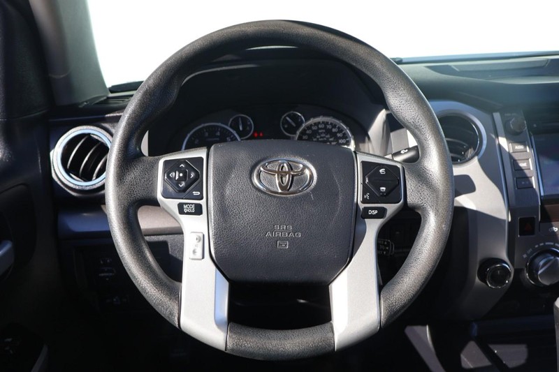 Toyota Tundra 4WD Vehicle Full-screen Gallery Image 26
