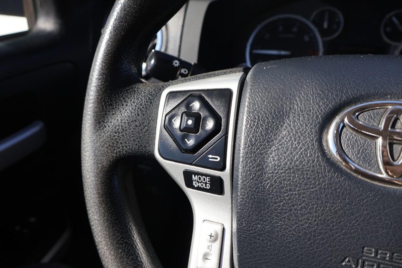 Toyota Tundra 4WD Vehicle Full-screen Gallery Image 27