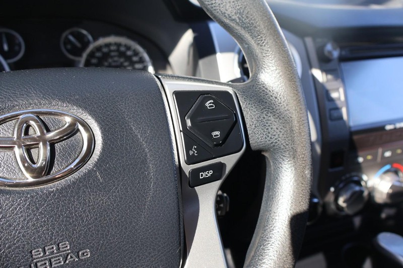 Toyota Tundra 4WD Vehicle Full-screen Gallery Image 28