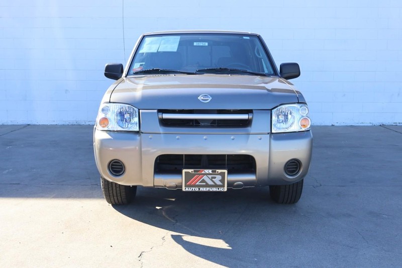 Nissan Frontier 2WD Vehicle Full-screen Gallery Image 03