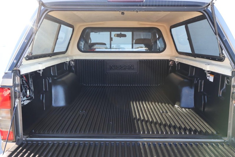 Nissan Frontier 2WD Vehicle Full-screen Gallery Image 08