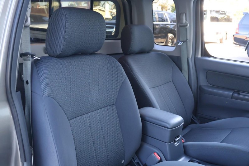 Nissan Frontier 2WD Vehicle Full-screen Gallery Image 20