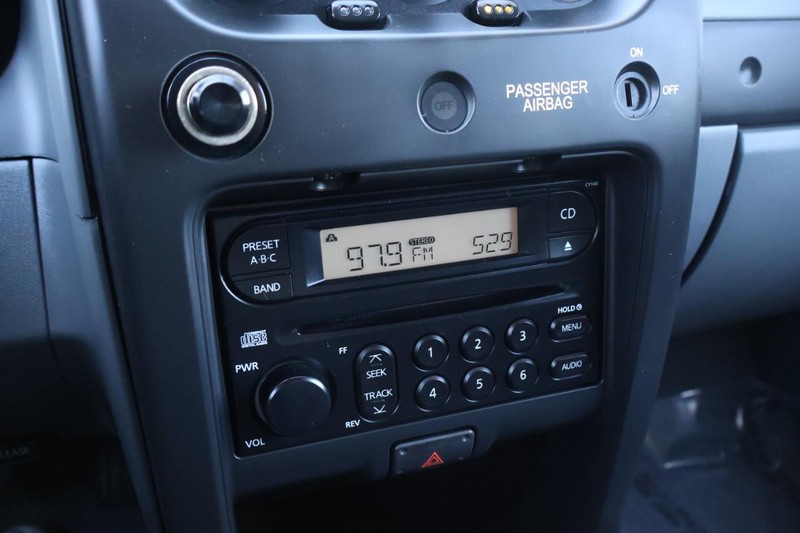 Nissan Frontier 2WD Vehicle Full-screen Gallery Image 27