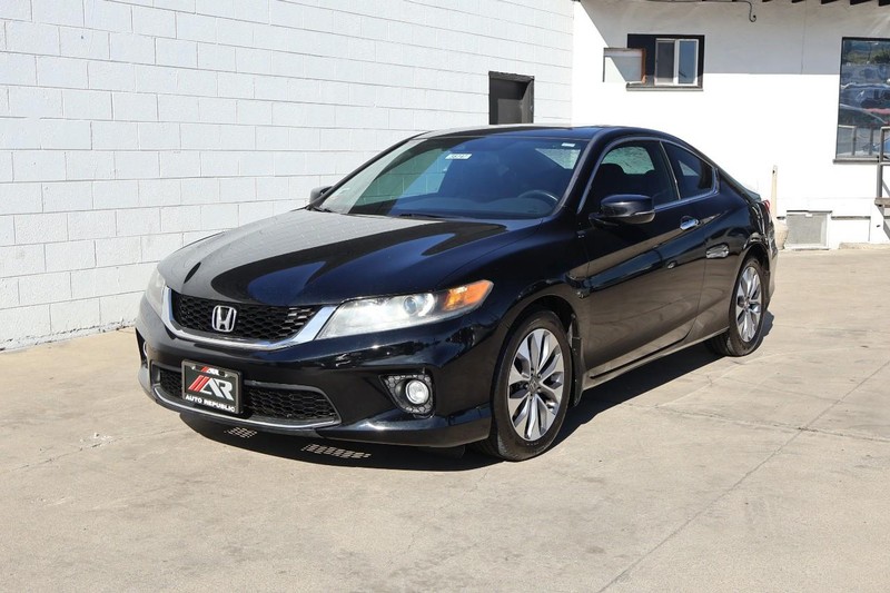 Honda Accord Coupe Vehicle Full-screen Gallery Image 11