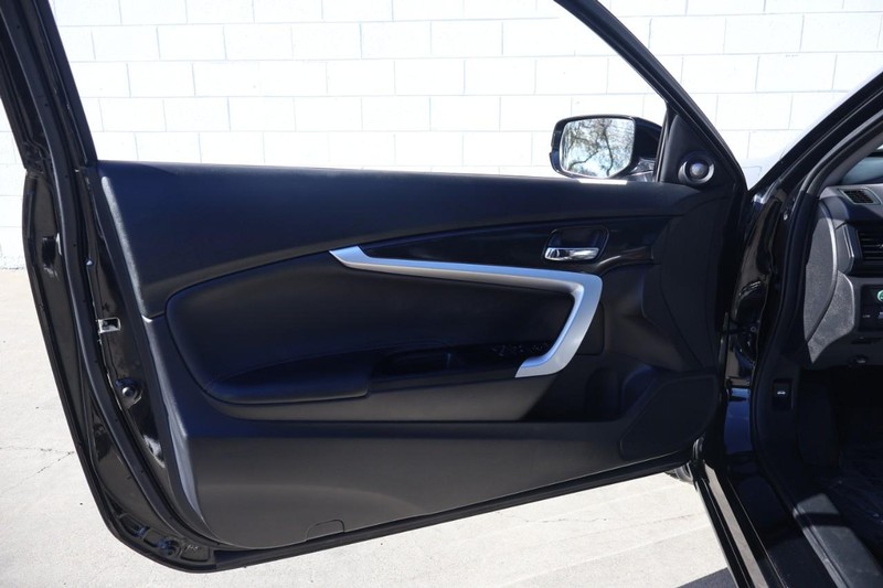 Honda Accord Coupe Vehicle Full-screen Gallery Image 14