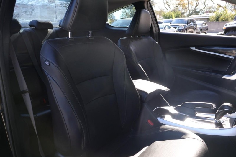 Honda Accord Coupe Vehicle Full-screen Gallery Image 20