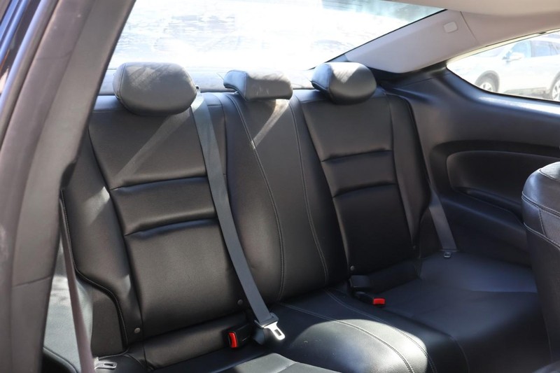 Honda Accord Coupe Vehicle Full-screen Gallery Image 21