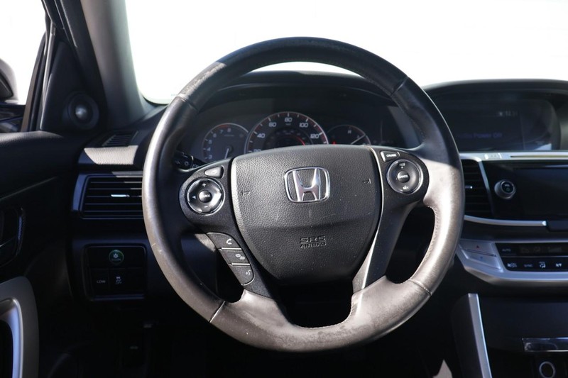 Honda Accord Coupe Vehicle Full-screen Gallery Image 24